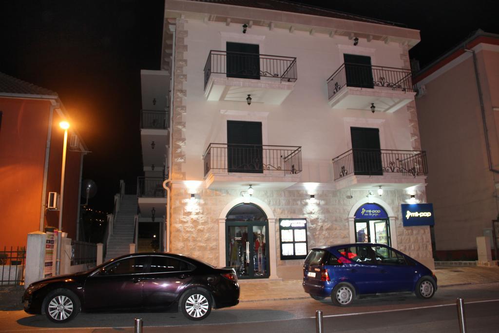 Filipa Apartment Kotor Eksteriør bilde